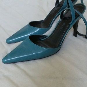 Gianni Bini Ankle strap pump